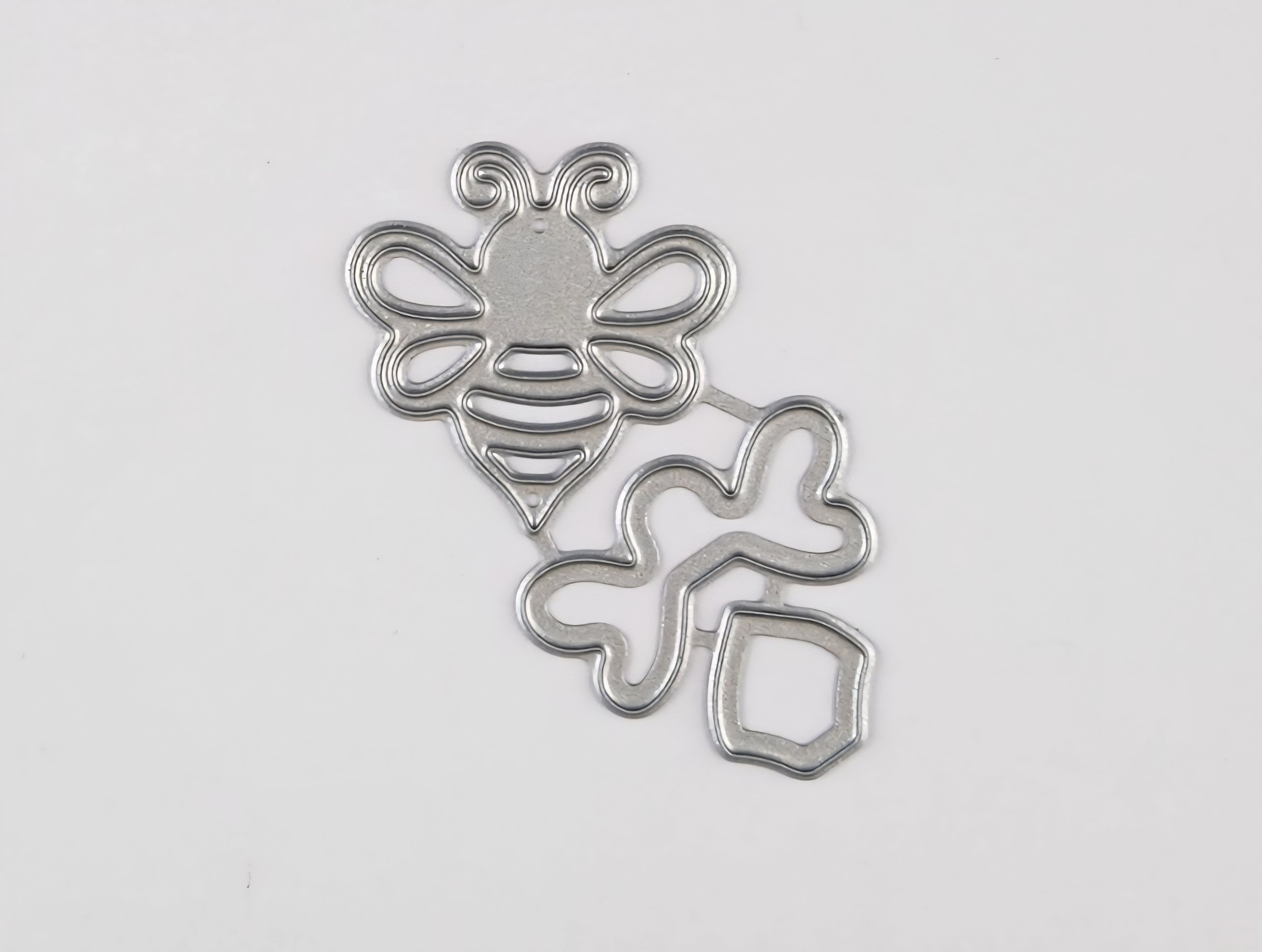 The Crafty Canuck Dies Bee Small